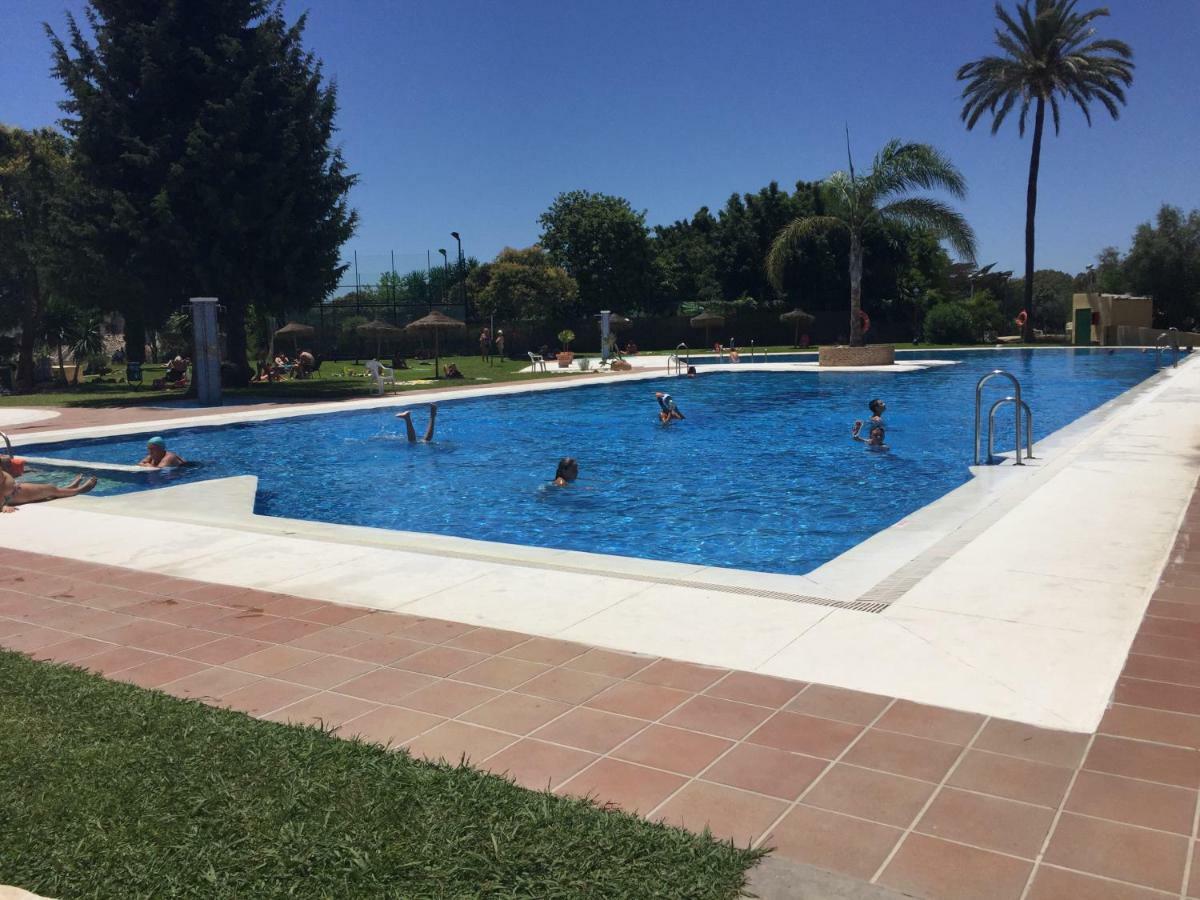 Ferienwohnung Apartamento Cerca De La Playa Y Campo De Golf Con Piscina Torremolinos Exterior foto